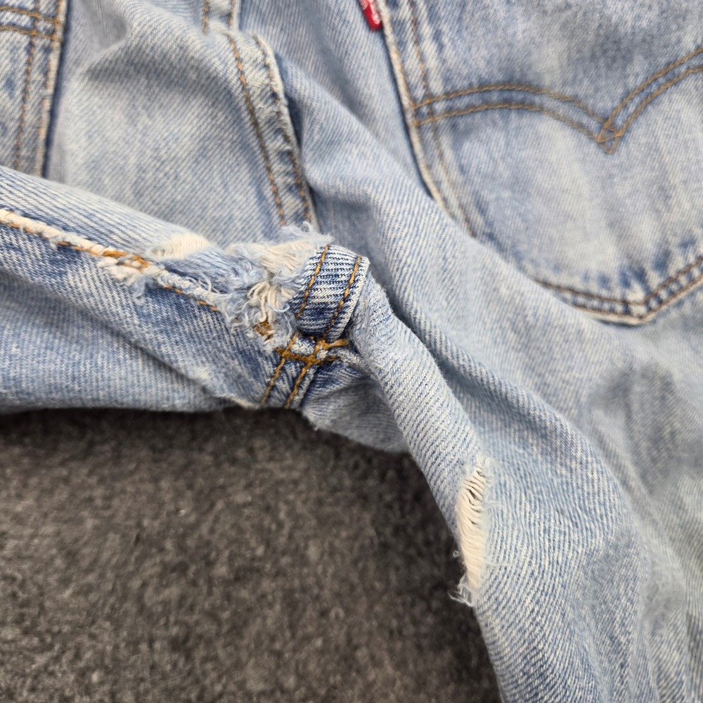 Vintage Levis 501 Jeans Mens 31x34 Straight Leg Light Wash Grunge Denim Y2K - Picture 8 of 11